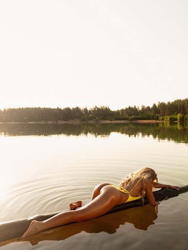 Света привлекательная девушка из Мелеуза цена от 7000 руб
